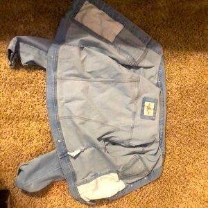 So this here is a light wash denim jacket,can fit sizes Medium through Large.